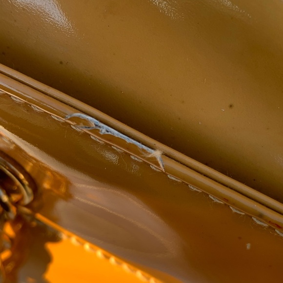 Chanel Chocolate Bar Tote Patent - Picture 6 of 14